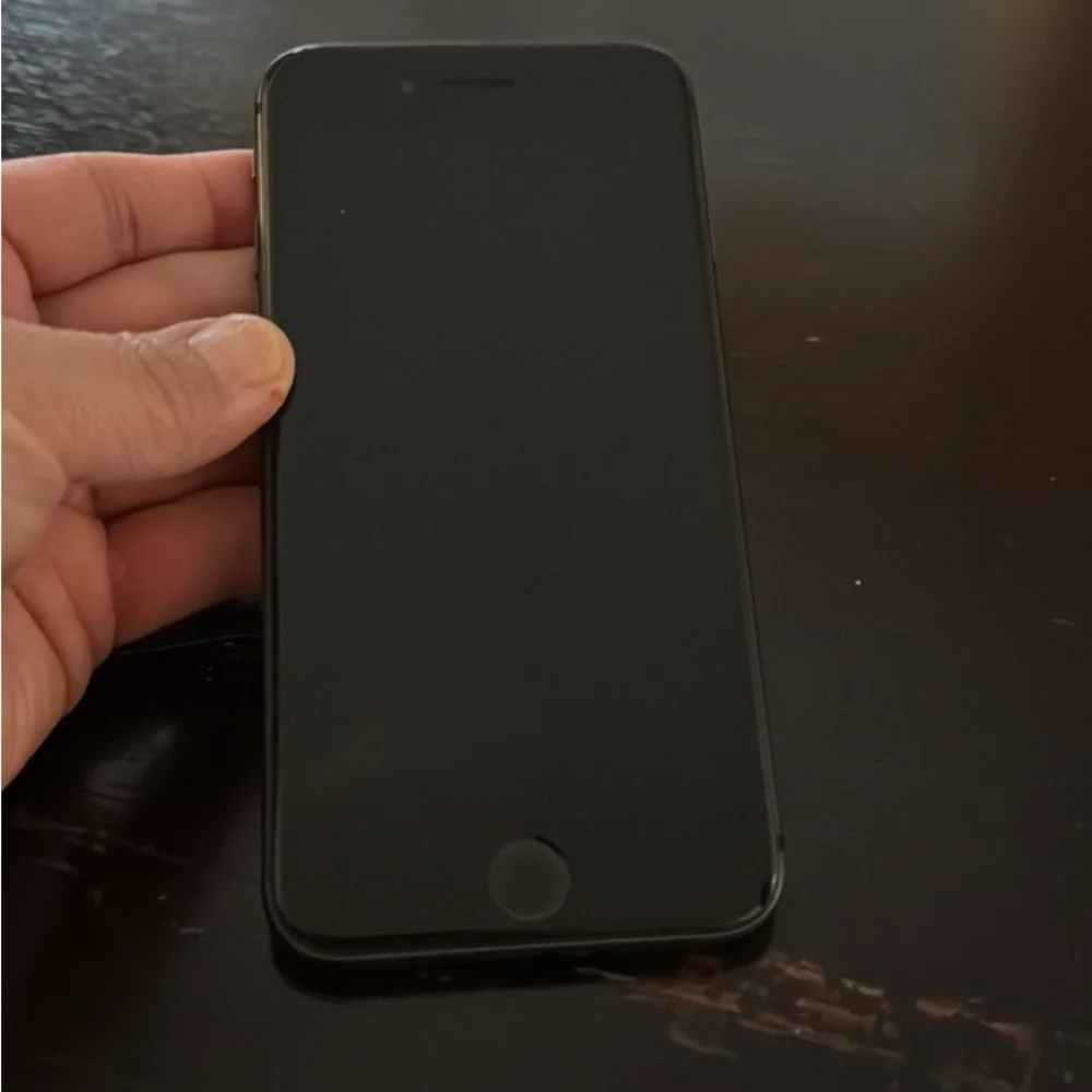 Apple iPhone 8 unlocked - Sleek Black Design